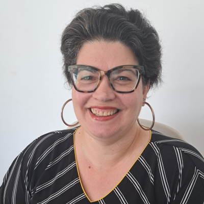 Dra. Cláudia Pinheiro